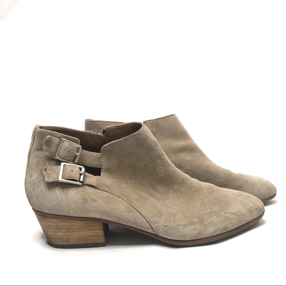 Clark’s Like Tan Heeled Boot